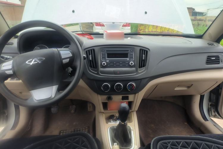 Used Chery Cowin 3 2010 1.5L Manual Elite Edition Center Console