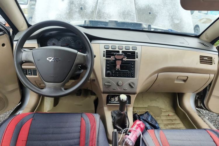 Used Chery Cowin 3 2010 1.5L Manual Comfort Edition Center Console