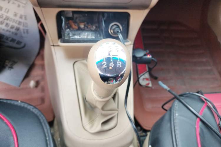 Used Chery Cowin 3 2010 1.5L Manual Comfort Edition Gear Lever