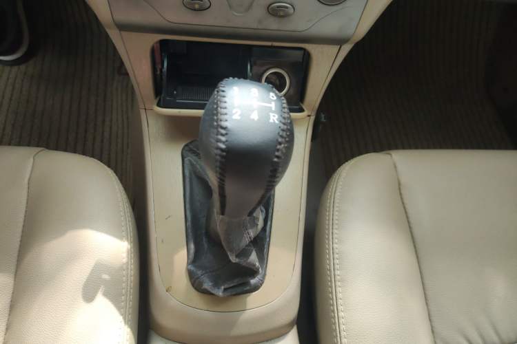 Used Chery Cowin 3 2010 1.5L Manual Elite Edition Gear Lever