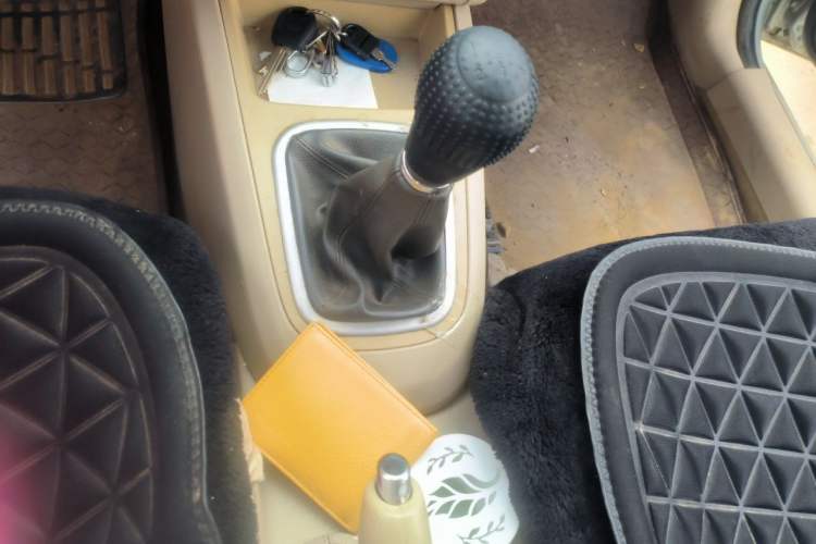 Used Chery Cowin 3 2010 1.5L Manual Elite Edition Gear Lever