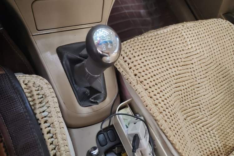 Used Chery Cowin 3 2010 1.5L Manual Comfort Edition Gear Lever
