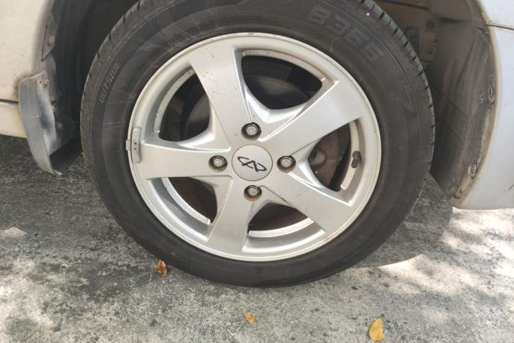 Used Chery Cowin 3 2010 1.5L Manual Elite Edition Right Front Wheel Hub
