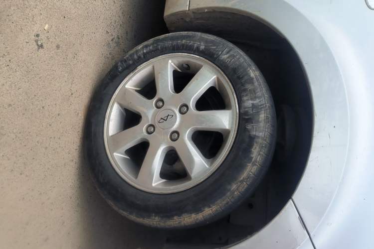 Used Chery Cowin 3 2010 1.5L Manual Elite Edition Right Front Wheel Hub