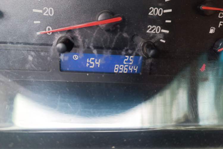 Used Chery Cowin 3 2010 1.5L Manual Elite Edition Odometer Close Up