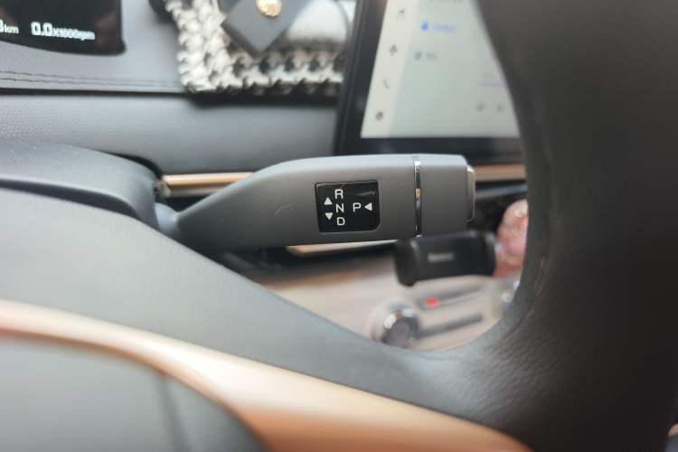 Used Chery Domi 2025 Model 405km Comfort Edition Gear Lever
