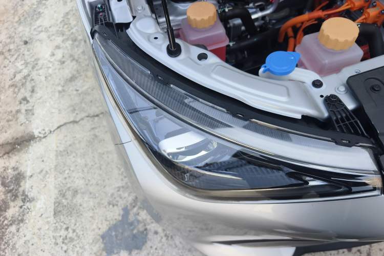 Used Chery Domi 2025 Model 405km Comfort Edition Right Front Headlight