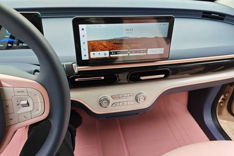 Used Chery Domi 2025 Model 305km Comfort Edition Audio And AC Panel
