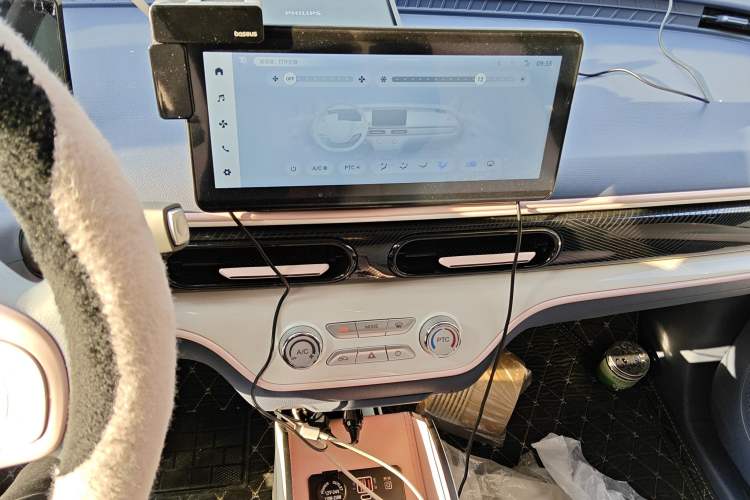 Used Chery Domi 2025 Model 305km Comfort Edition Audio And AC Panel