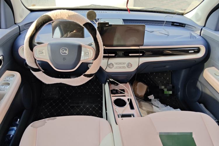 Used Chery Domi 2025 Model 305km Comfort Edition Center Console