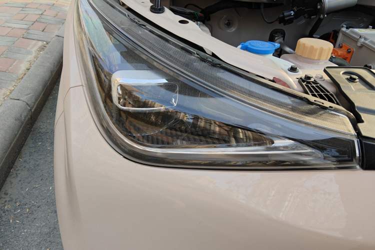 Used Chery Domi 2025 Model 305km Comfort Edition Right Front Headlight