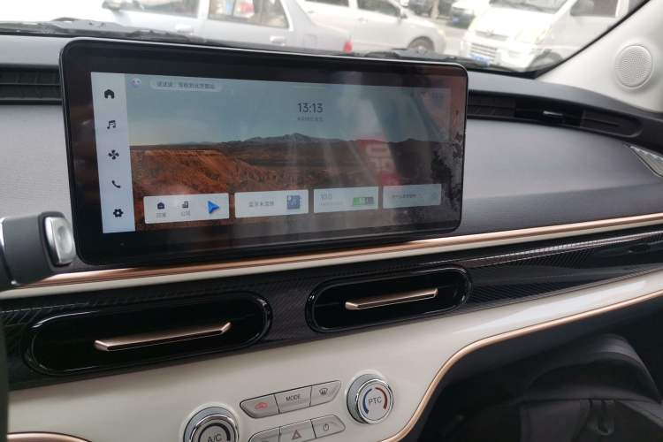 Used Chery Domi 2025 Model 305km Comfort Edition Audio And AC Panel