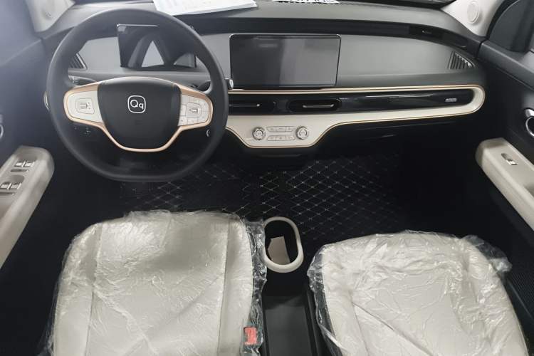 Used Chery Domi 2025 Model 405km Comfort Edition Center Console