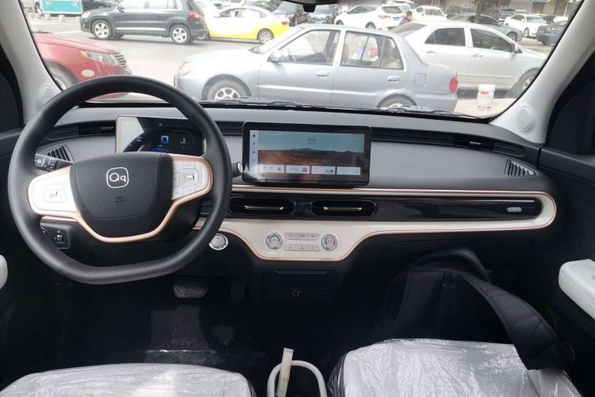 Used Chery Domi 2025 Model 305km Comfort Edition Center Console
