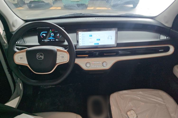 Used Chery Domi 2025 Model 305km Comfort Edition Center Console