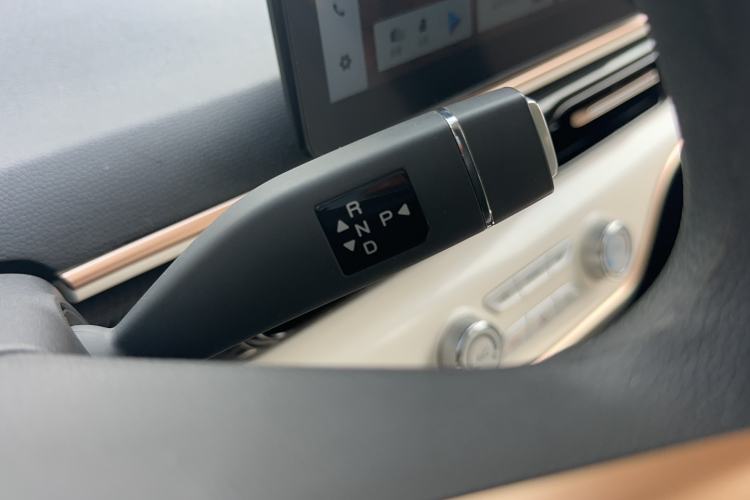 Used Chery Domi 2025 Model 305km Comfort Edition Gear Lever