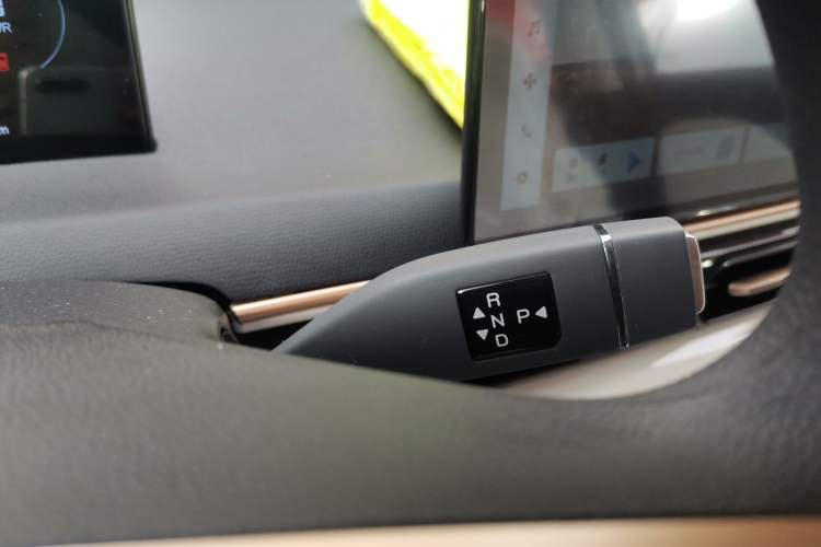Used Chery Domi 2025 Model 305km Comfort Edition Gear Lever
