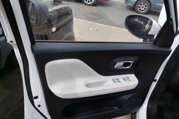 Used Chery Domi 2025 Model 305km Comfort Edition Left Front Door Interior