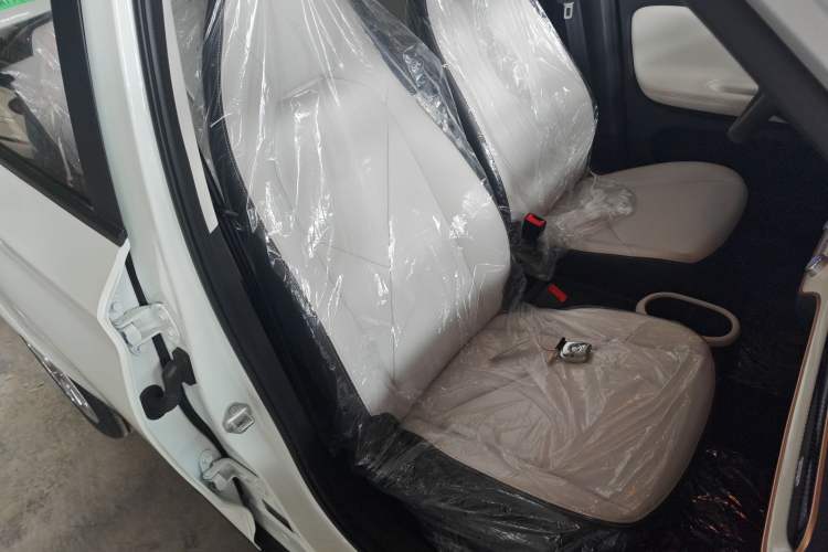 Used Chery Domi 2025 Model 305km Comfort Edition Right Front Seat