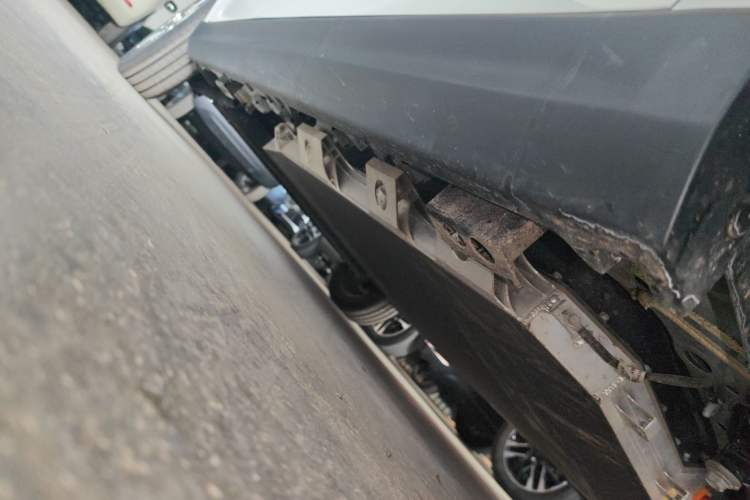 Used Chery Domi 2025 Model 305km Comfort Edition Right Side Sill
