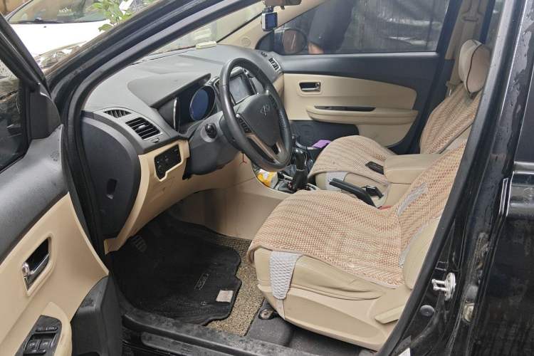 Used Chery E3 2013 1.5L Manual ZhiShang Model Driver Seat