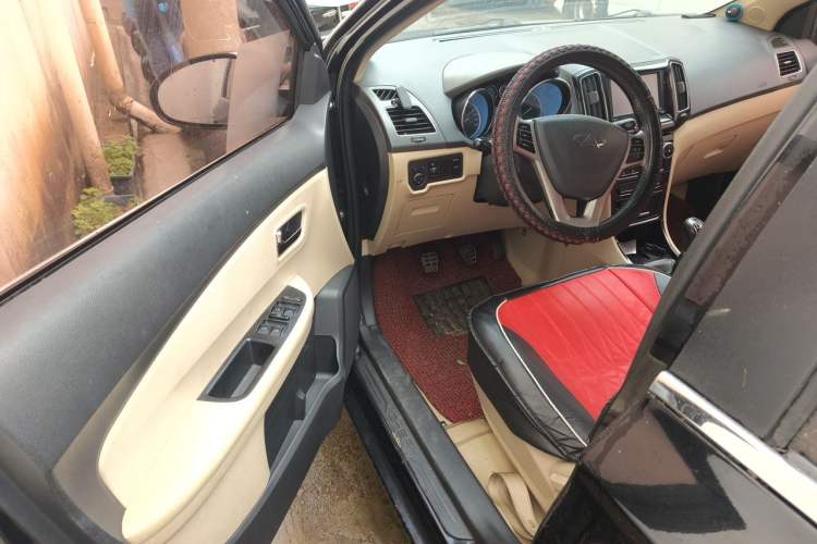 Used Chery E3 2013 1.5L Manual ZhiShang Model Driver Seat