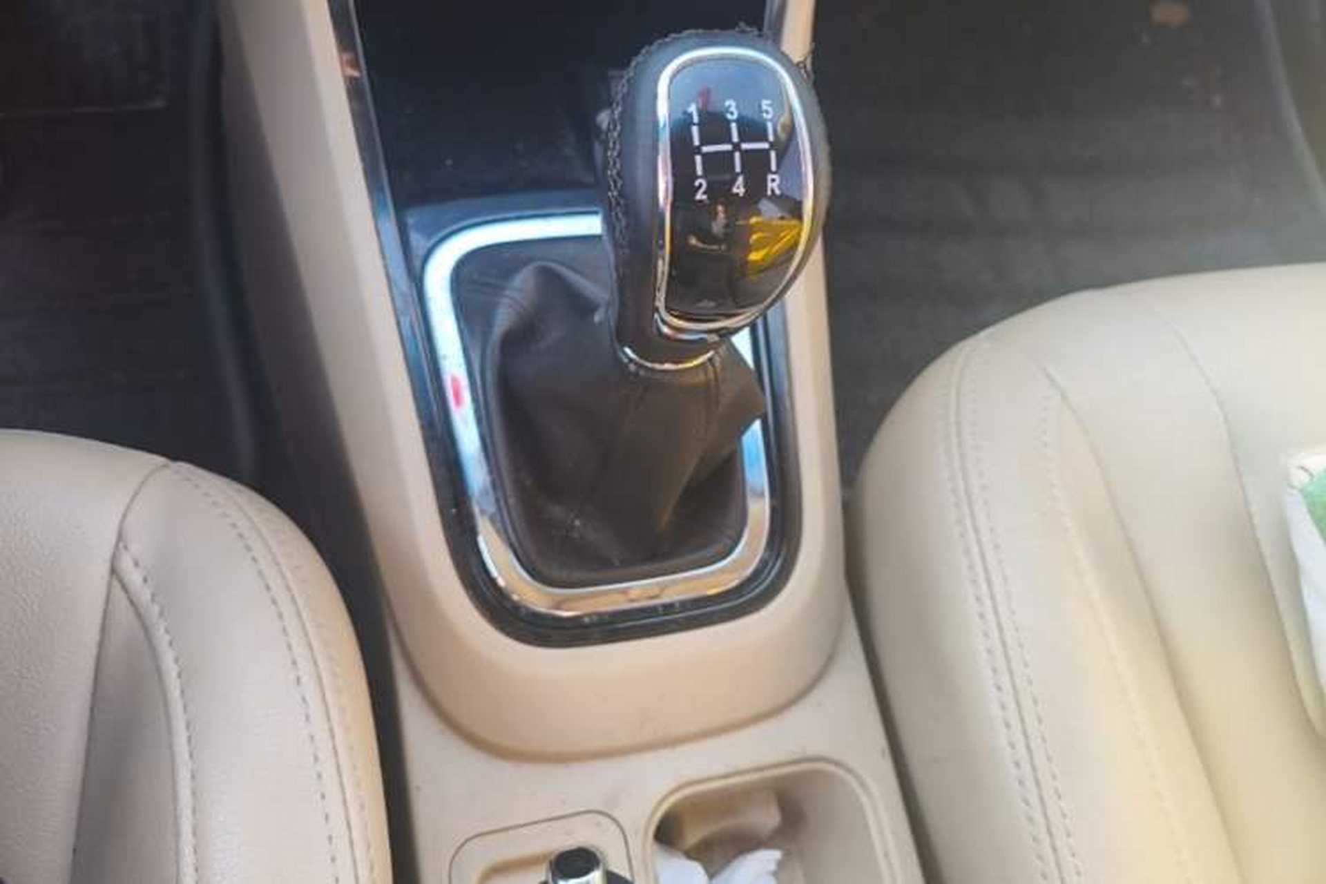 Used Chery E3 2013 1.5L Manual ZhiShang Model Gear Lever