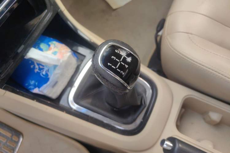 Used Chery E3 2013 1.5L Manual ZhiShang Model Gear Lever