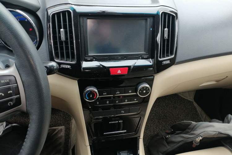 Used Chery E3 2013 1.5L Manual ZhiShang Model Audio And AC Panel