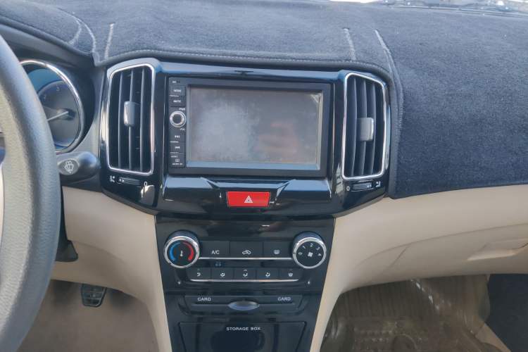 Used Chery E3 2013 1.5L Manual Fashion Model Audio And AC Panel