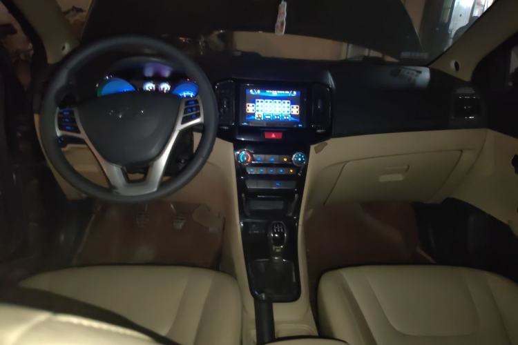 Used Chery E3 2013 1.5L Manual ZhiShang Model Center Console