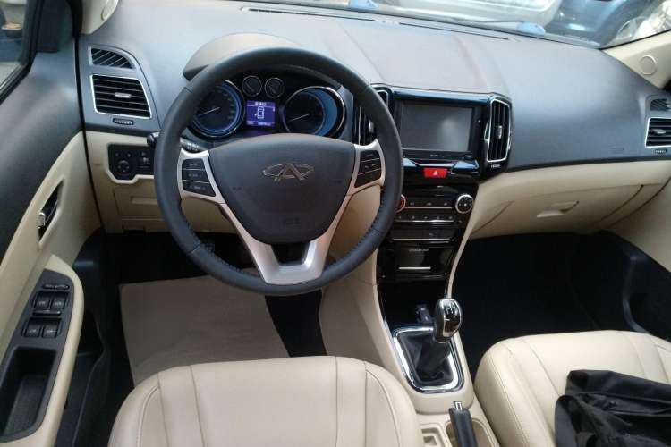Used Chery E3 2013 1.5L Manual ZhiShang Model Center Console