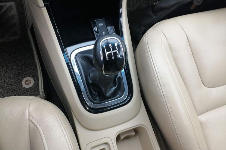 Used Chery E3 2013 1.5L Manual ZhiShang Model Gear Lever