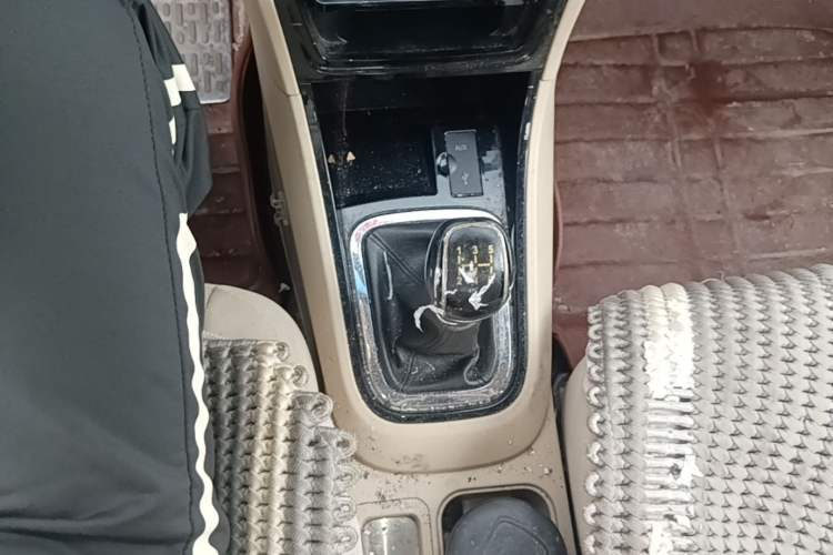 Used Chery E3 2013 1.5L Manual Fashion Model Gear Lever