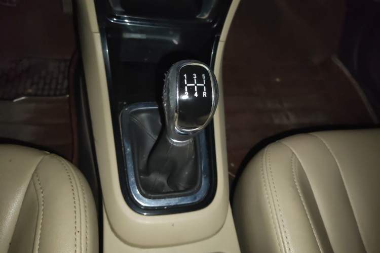 Used Chery E3 2013 1.5L Manual ZhiShang Model Gear Lever
