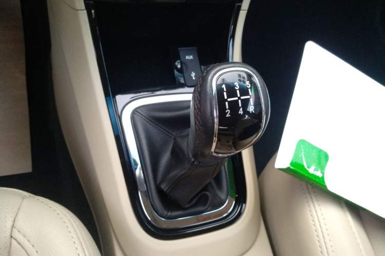 Used Chery E3 2013 1.5L Manual ZhiShang Model Gear Lever
