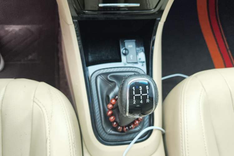 Used Chery E3 2013 1.5L Manual ZhiShang Model Gear Lever