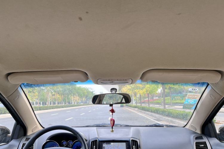 Used Chery E3 2013 1.5L Manual ZhiShang Model Interior 5