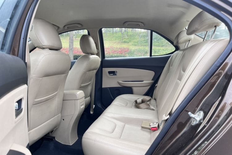 Used Chery E3 2013 1.5L Manual ZhiShang Model Interior 7