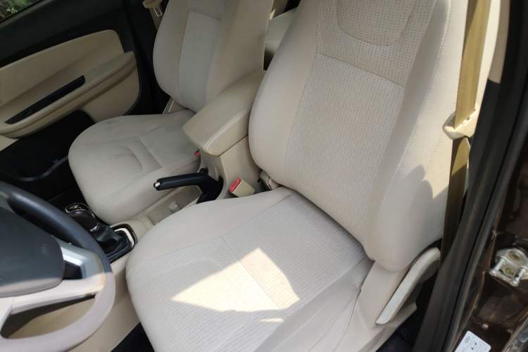 Used Chery E3 2013 1.5L Manual Fashion Model Left Front Seat
