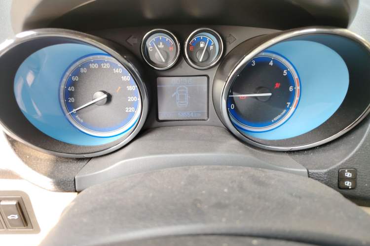 Used Chery E3 2013 1.5L Manual Fashion Model Odometer Close Up