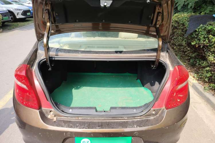 Used Chery E3 2013 1.5L Manual Fashion Model Trunk