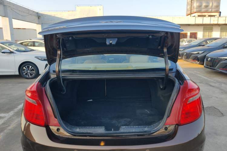 Used Chery E3 2013 1.5L Manual Fashion Model Trunk