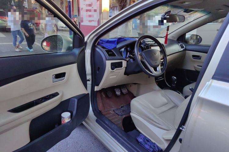 Used Chery E3 2013 1.5L Manual ZhiShang Model Driver Seat
