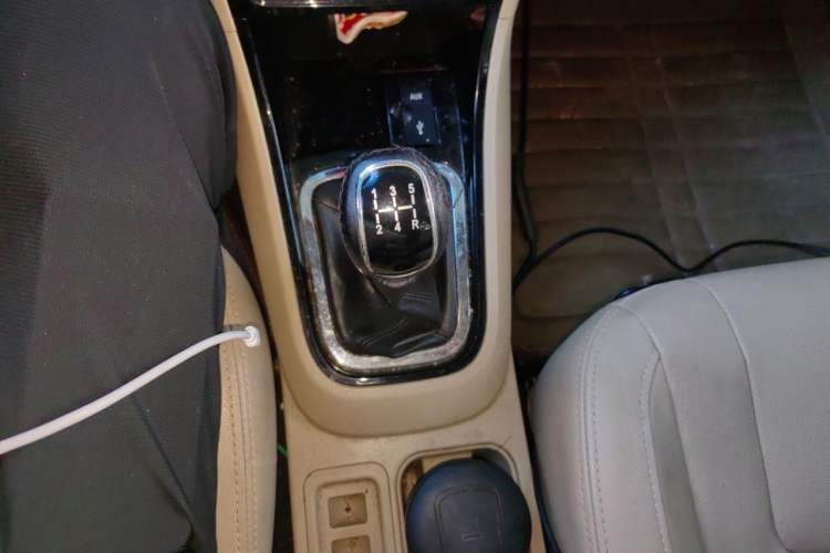 Used Chery E3 2013 1.5L Manual ZhiShang Model Gear Lever