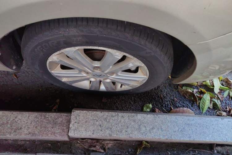 Used Chery E3 2013 1.5L Manual ZhiShang Model Right Front Wheel Hub