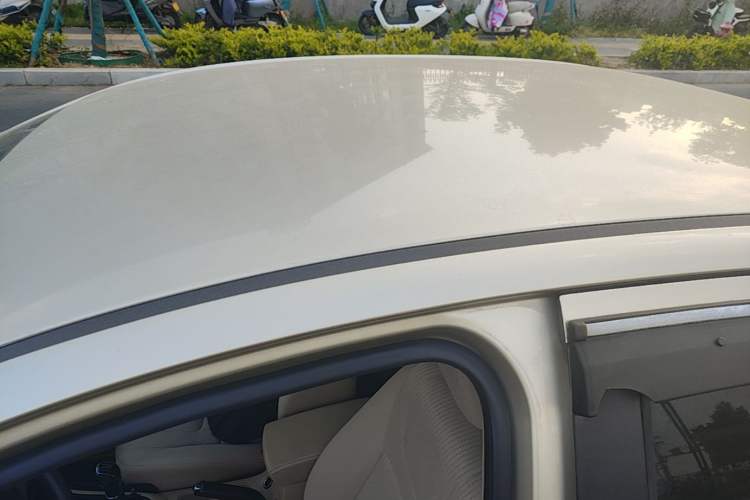 Used Chery E3 2013 1.5L Manual Fashion Model Roof