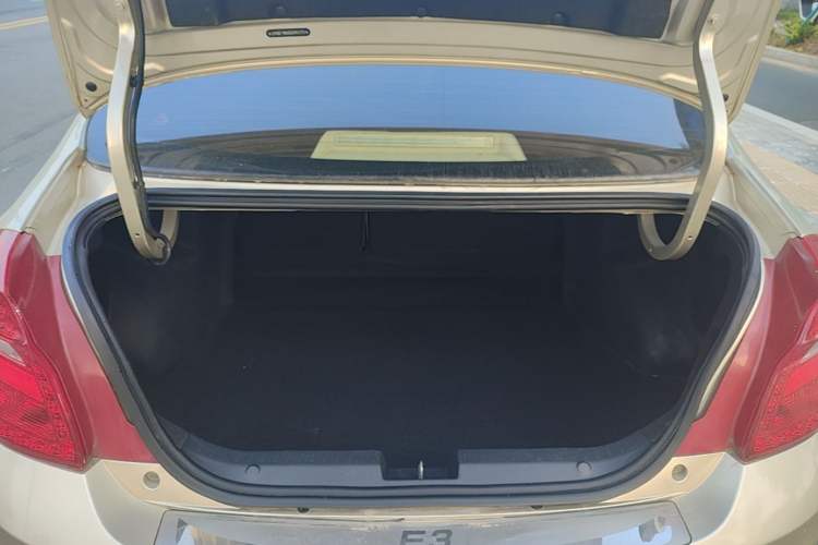 Used Chery E3 2013 1.5L Manual Fashion Model Trunk