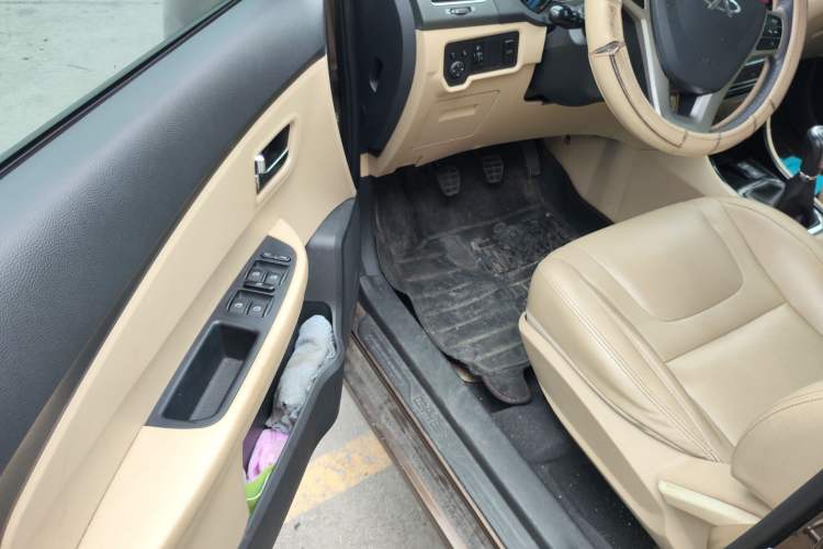 Used Chery E3 2013 1.5L Manual ZhiShang Model Driver Seat