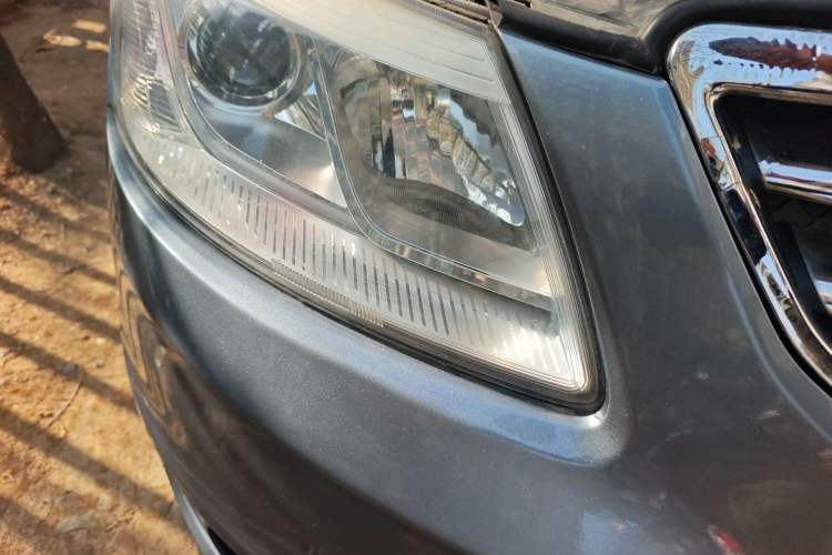 Used Chery E3 2013 1.5L Manual Fashion Model Right Front Headlight